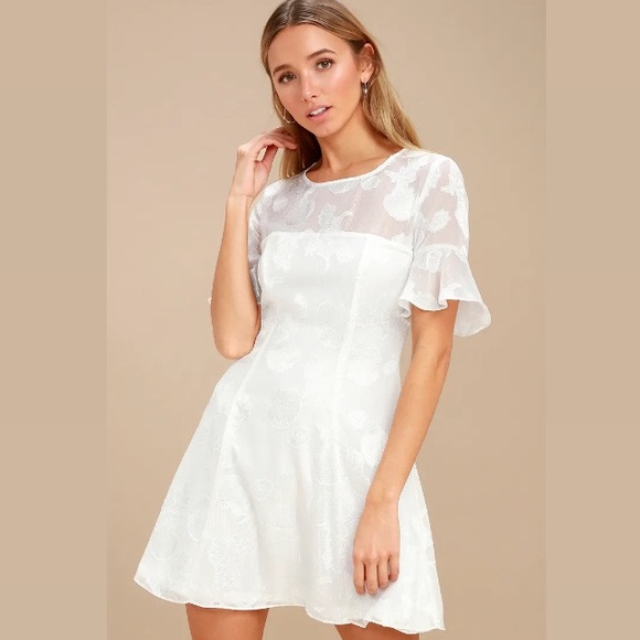 Lulus Dresses & Skirts - Lulu’s Luminous Love White Shell Print Flounce Sleeve Dress
